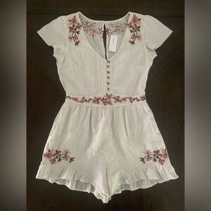 NEW American Eagle Outfitters Romper Shorts Size Small